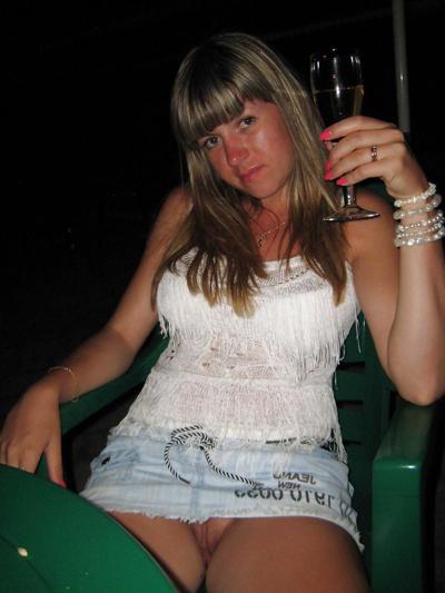 25P Russian whore with big lips. Amateur erotica.