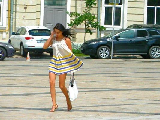 25P Candid Street Babes 7 by Voyeur TROC