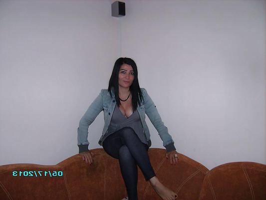 11P Romanian girl: amalia