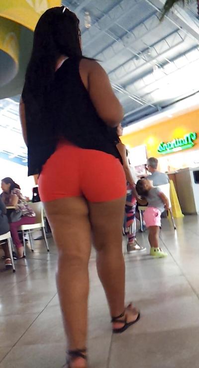 9P VOYEUR Thick ASSED Latina Milf in SHORTS HUGE FAT BOOTY