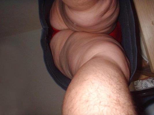 17P Gabrielle hairy legs in upskirt