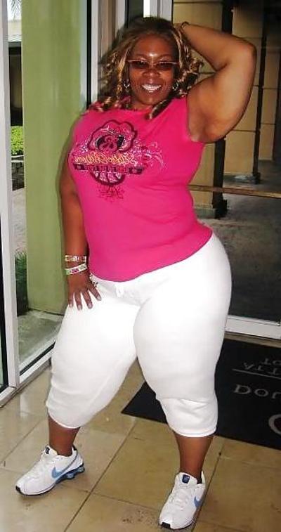 25P ALL KINDS OF MATURE BLACK WOMEN PT.24