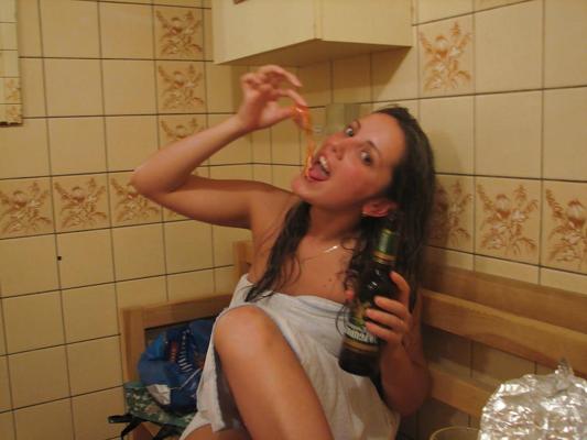 25P Pretty Amateur Bride