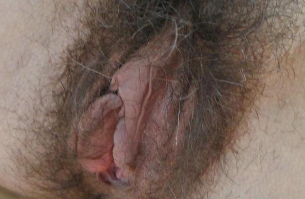 5P Huge close-ups of my hairy pussy