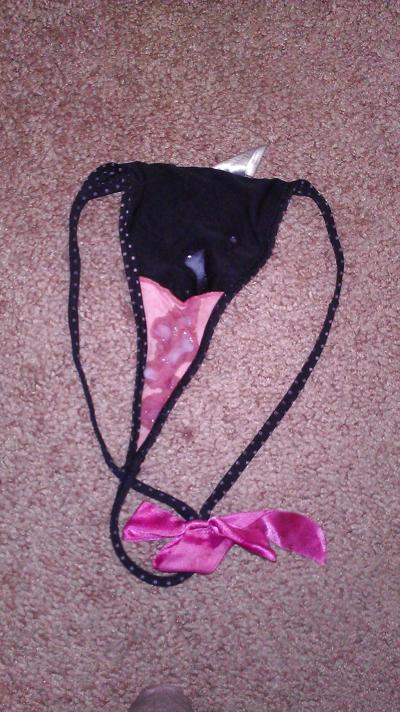 4P セクシーな黒ピンクのひもに射精