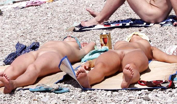 25P Public Nudity #4
