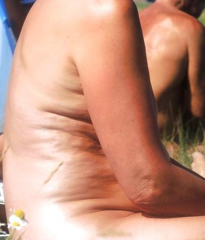 14P Schlampen heimlich am Strand fotografiert