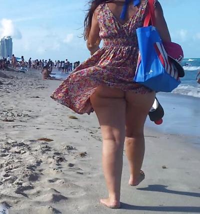 12P REDBONE Babe upskirt PAS DE CULOTTE NICE Booty ! VOYEUR CANDIDE