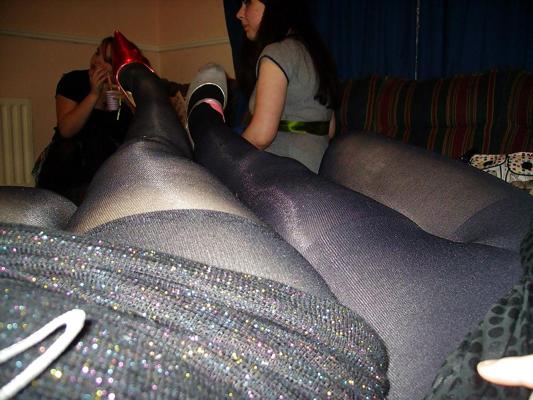 25P Teens and nylons