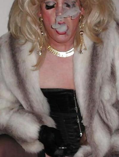 12P Smoking Slut
