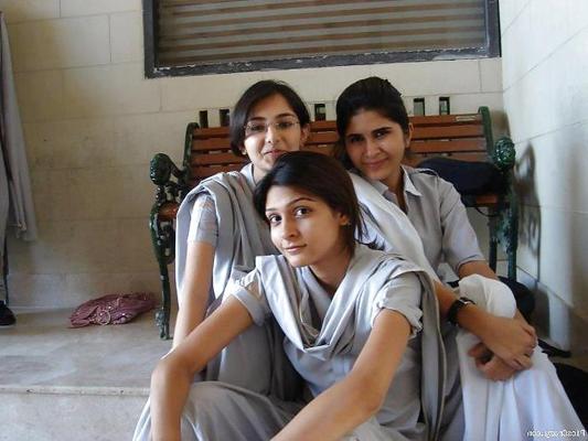 20P Indian School Girls