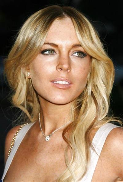 15P Lindsay Lohan ... Cleavage In Blue Dress