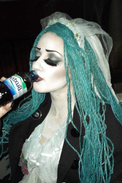 25P Heavy makeup and long nails