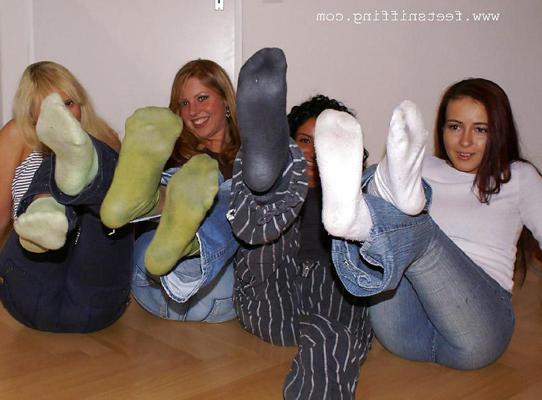 25P Socks and Feet 5