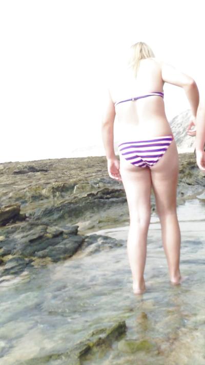25P Cul et cul de plage si sexy à la plage
