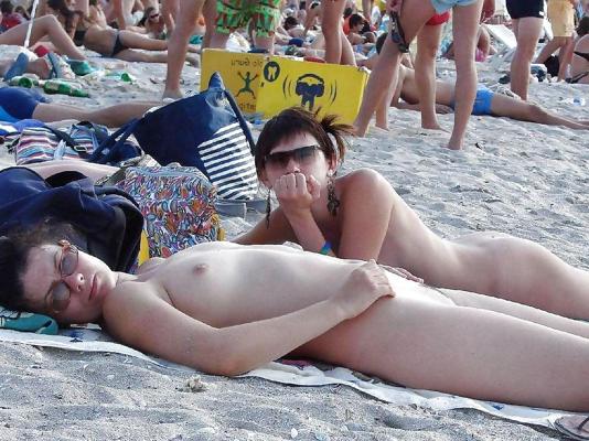 25P Horny nudist girls showing pussies & tits Beach teen 8