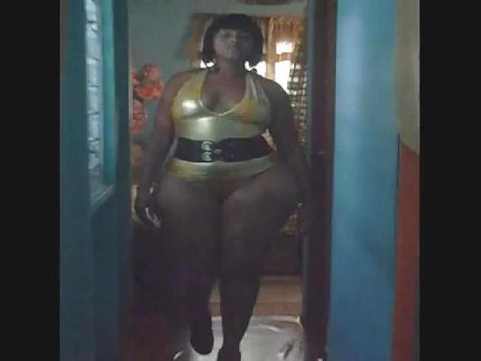 8P Golden bbw