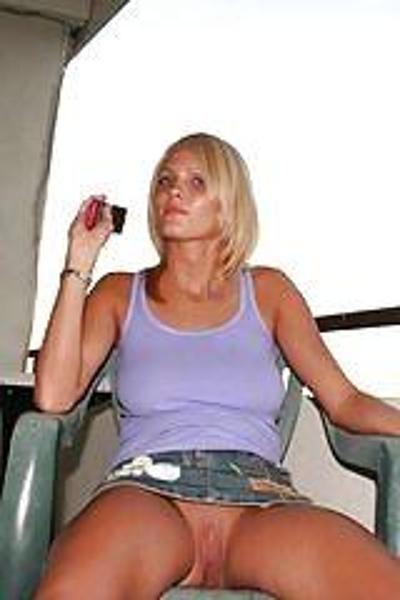 25P Upskirts Without Panties - 2