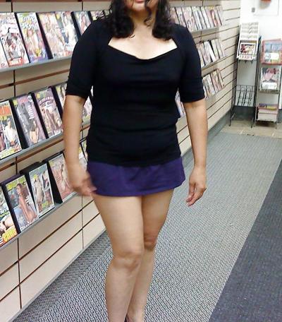 4P Analisa en 15Ave. Adult Emporium en Melrose Park, IL