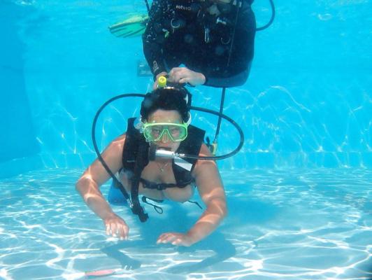 14P Topless scuba