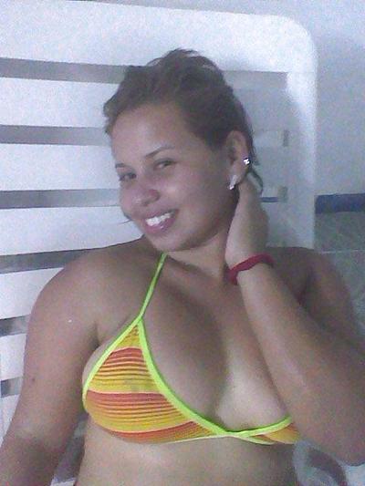 25P Chubby latina