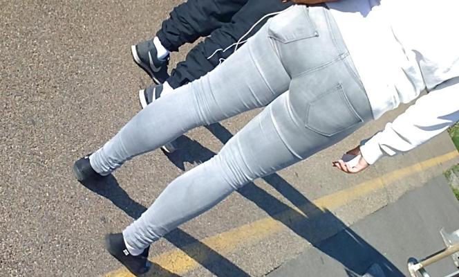 4P お尻 盗撮 大きなお尻 セクシー