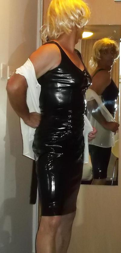 7P Lieblingsbluse mit neuem PVC-Outfit