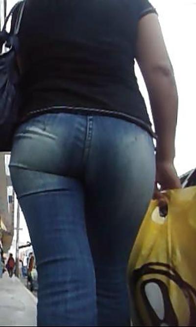 7P Rica colita de flaca en jeans