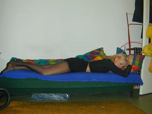 25P Cute blonde MILF