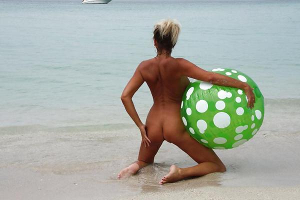 25P Summer nudist