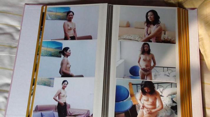 5P 中国人の友人のヌード写真集を発見