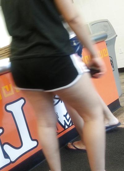 5P Candid Chubby Teen Ass 