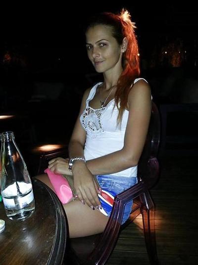 18P Fille roumaine : Roxana