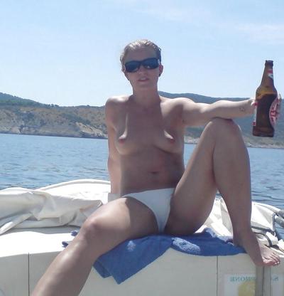 14P Hot girlfriend on Holiday