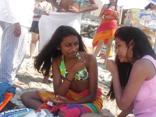 24P Indian girls in world beach pictures