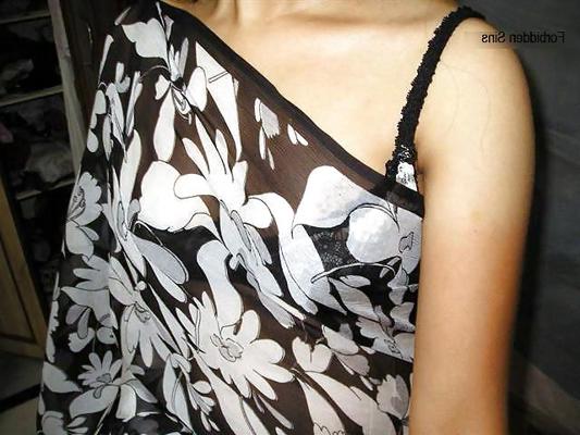 10P Saree Clad Indian Woman Undressing