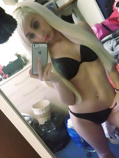 24P Britisches blondes Bimbo
