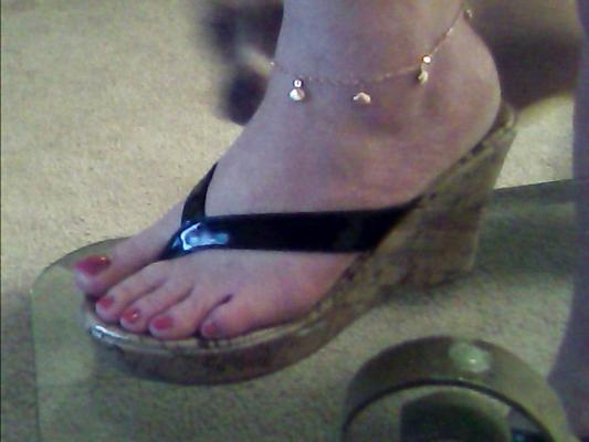 8P Some pics of my pretty feet.