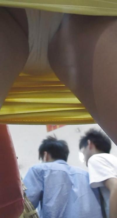 13P 公共の場でかなり中国人の女の子