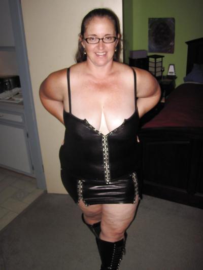 25P Maureen Lyall - Leather Corset Part 1