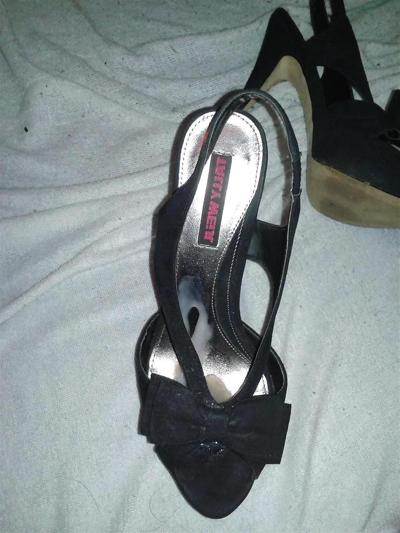 7P Cum on Cousin platform sandals!