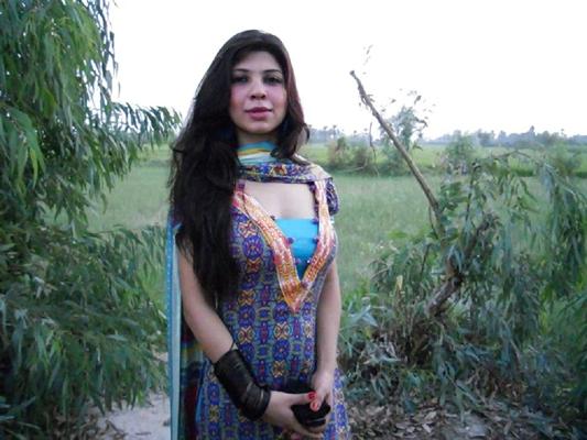 20P Sexxie Paki Chick for Bukkake and Gang Bang