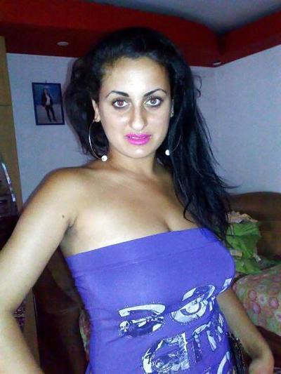 11P Romanian milf: camelia