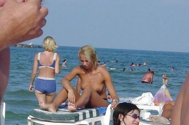 20P Romanian girls at the beach 9 RO7