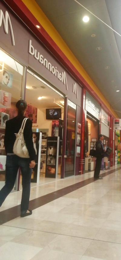 21P Supermarket girls romanian