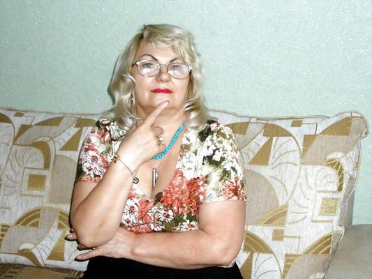 23P Sexy Russian granny!