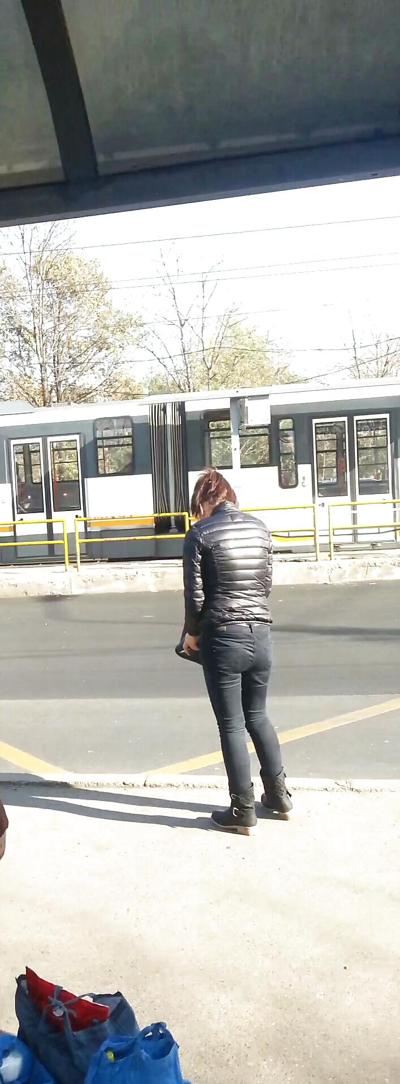 9P Sexy schoolgirl romanian