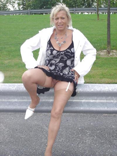 20P Upskirt hairy pussy and stockings