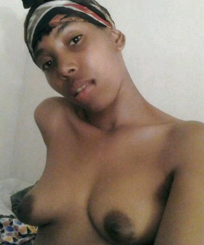 6P REAL EBONY TEEN SELF SHOTS