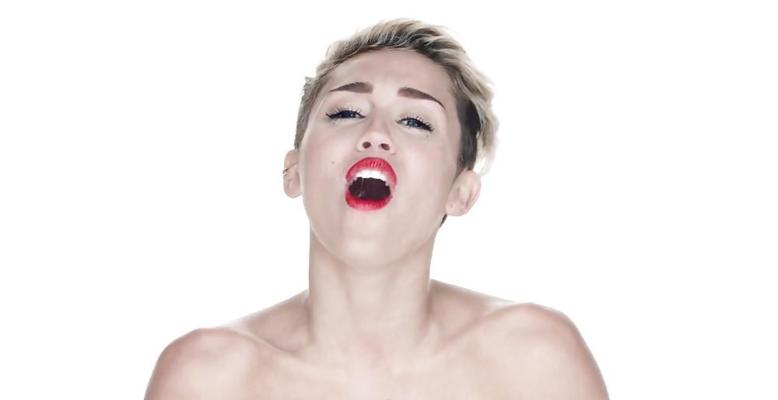 25P Miley Cyrus - brinquedo foda sem talento